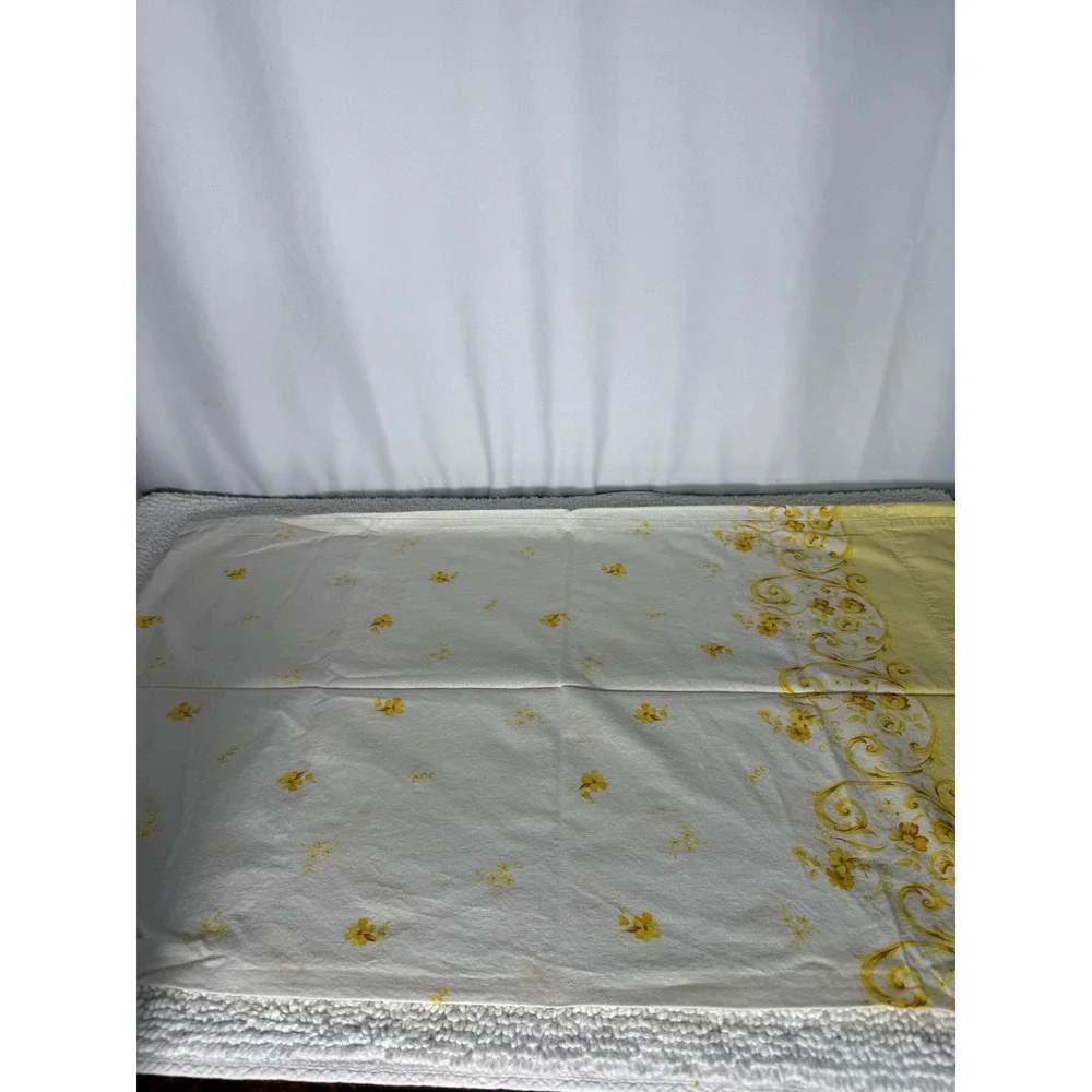 Vintage‎ Yellow Floral Scroll Pillowcases Set of 2 Queen Damask Luxury